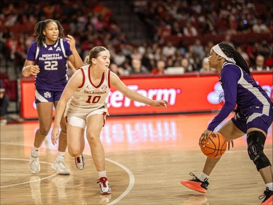 Emma Tolan defending for the Oklahoma Sooners